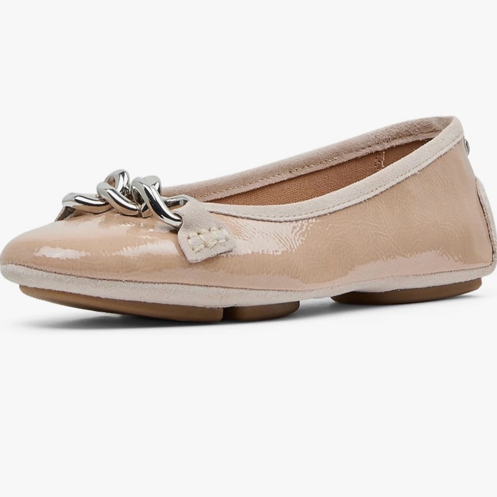 Donald J Pliner Raya Leather Driver Ballet Flat, silver chainlink- Sand. Size 7